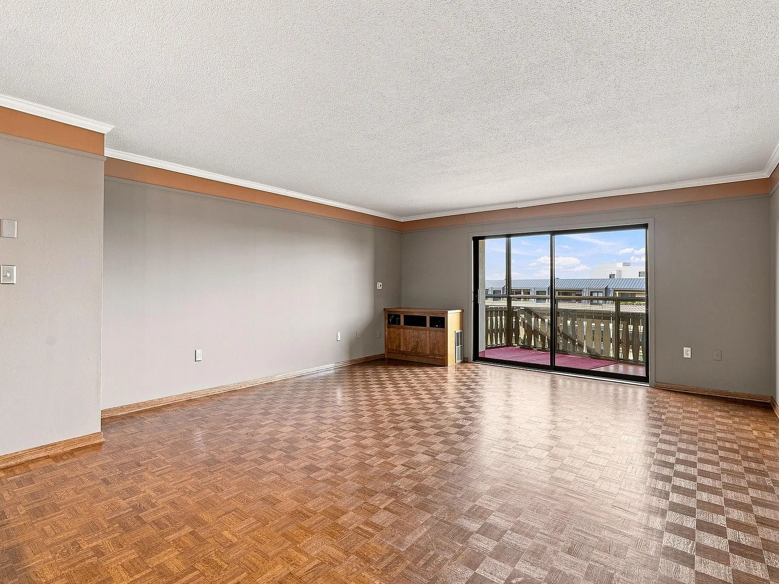 1 bed, 1.0 bath, 739 sqft, $1,695 — Photo 3