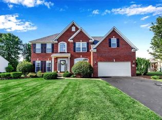 5654 Field Brook Dr, East Amherst, NY 14051