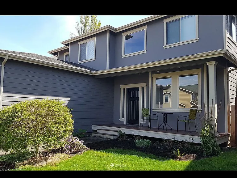 2655 Glenmore St — Photo 2