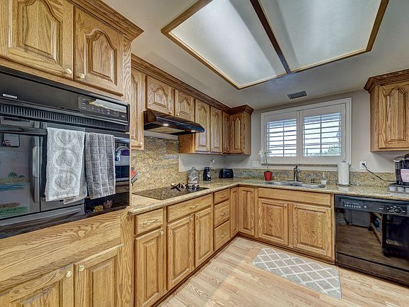 5th image of 1613 Monterey Dr