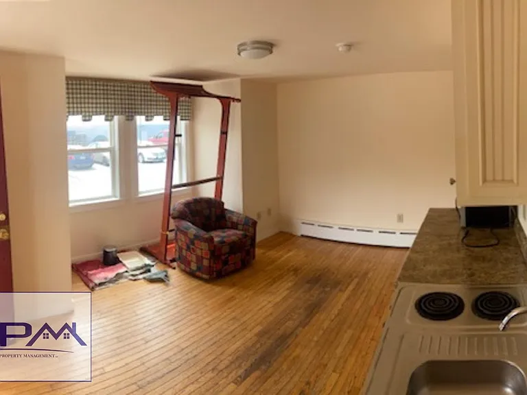 686 Union Ave #2B — Photo 4