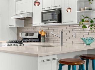 2714 17th St SW, Calgary, AB T2T4N3