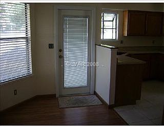 4th image of 3612 Broxburn St