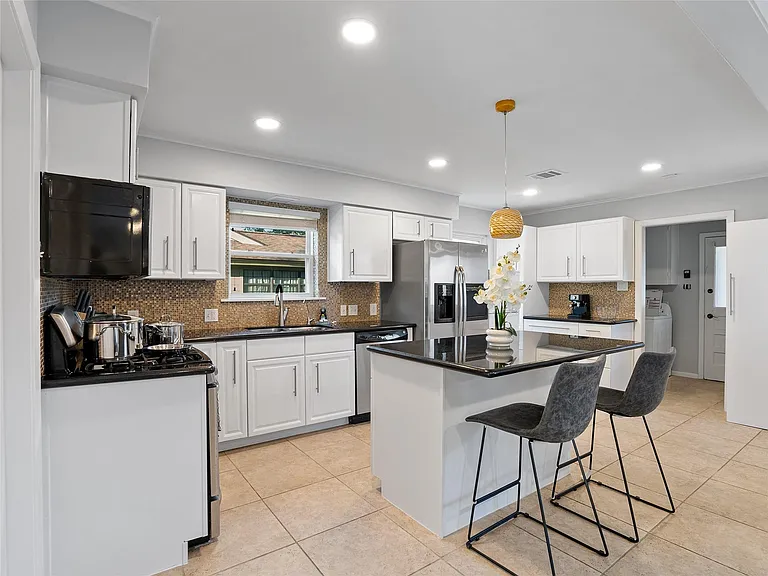 9403 Timberside Dr — Photo 8