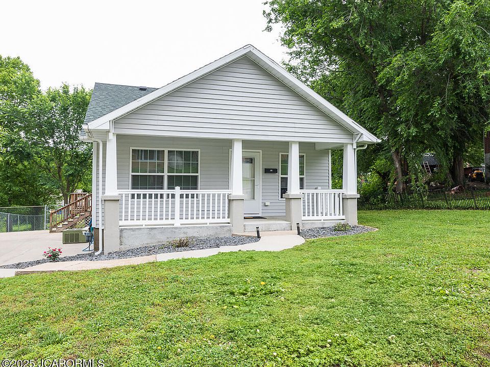1st image of 614 Georgia St