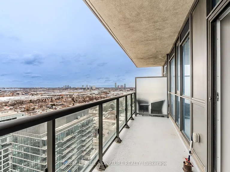 17 Zorra St #1911 — Photo 13
