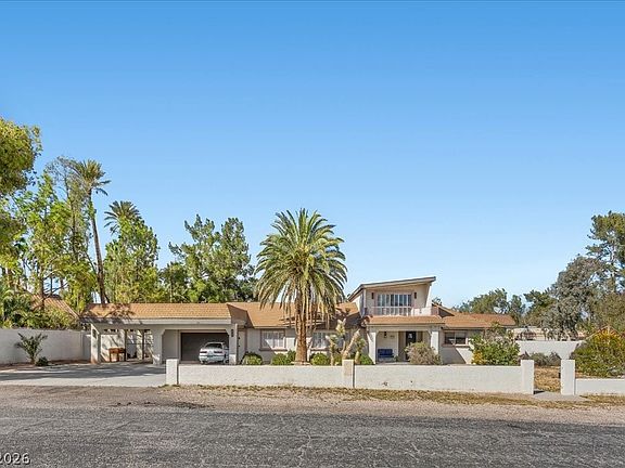 3rd image of 2880 E Quail Ave