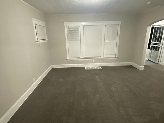 3rd image of 10724 Kimberley Ave