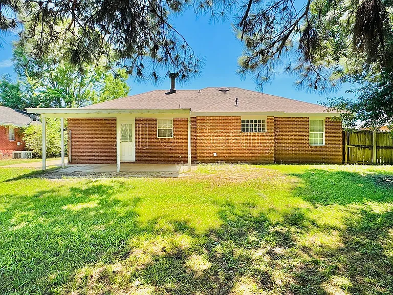 6917 Oak Side Dr — Photo 30