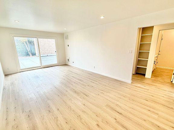5th image of 2521-2525 Judah St #103