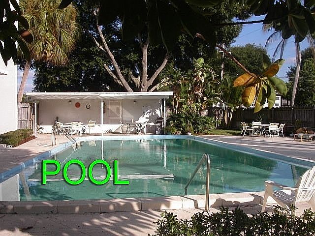 2nd image of 100 Waverly Way APT 405