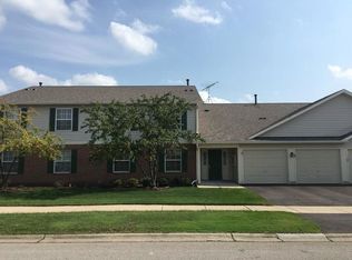 1123 N Red Oak Cir, Round Lake, IL 60073