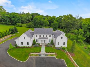 100 Mine Hill Rd, Fairfield, CT 06824