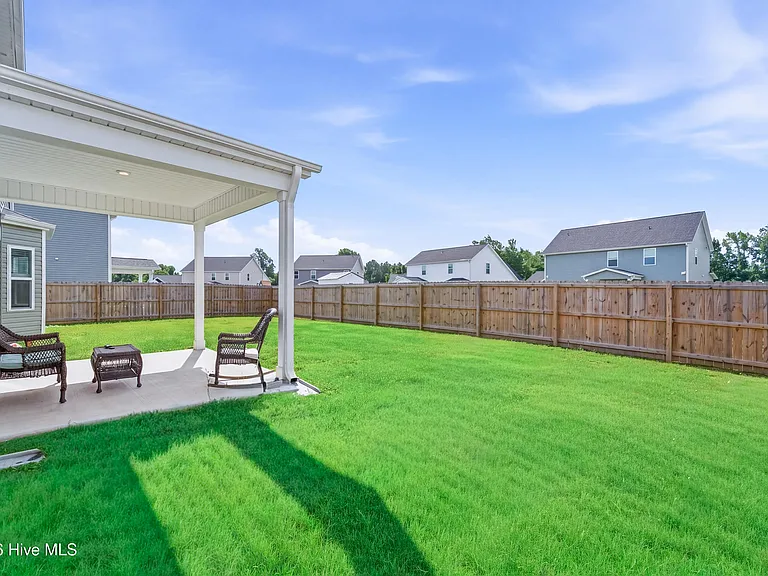 104 Harvest Bluff Ln — Photo 1