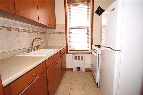 Sold by Best Realty Group Services LLC | media 37