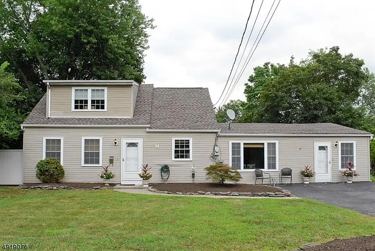 37 Village Rd photo 1