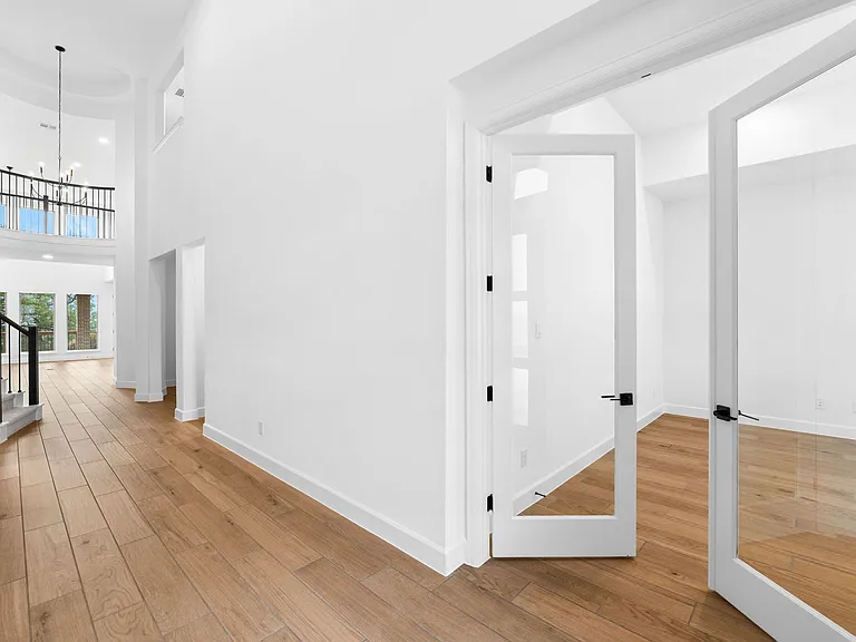 310 Barton Crk — Photo 5