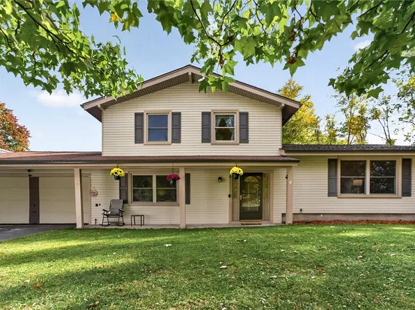 169 Cherry Creek Ln, Rochester, NY 14626