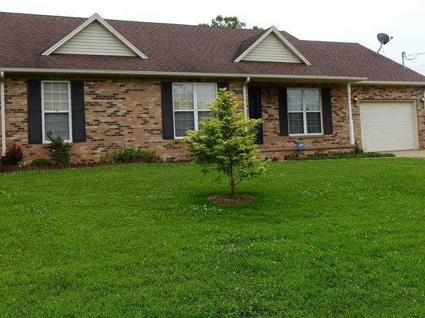 920 Sir James Ave, Dyersburg, TN 38024