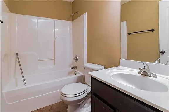 1721 Thistlewood Dr #C — Photo 3
