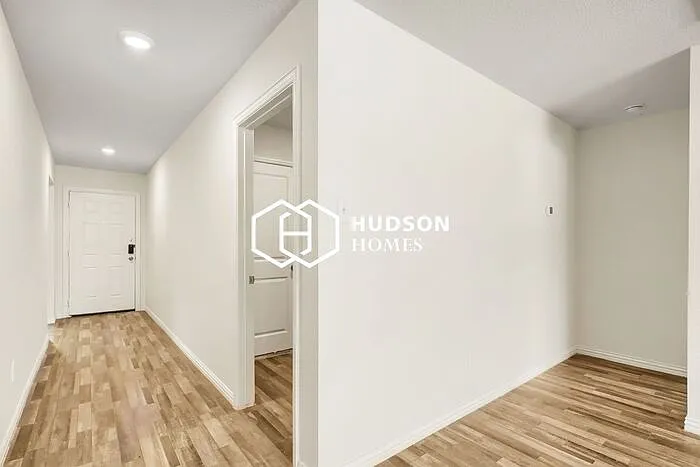908 Liberty Bell Ct — Photo 3