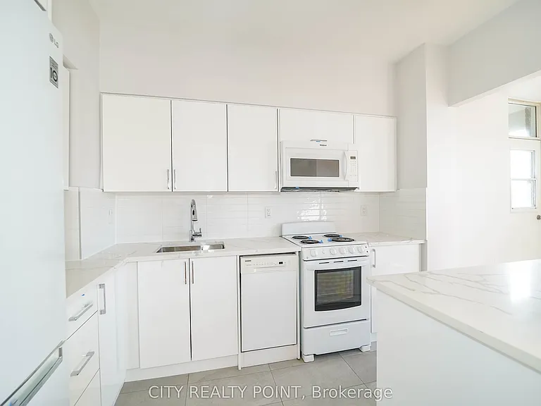 490 Eglinton Ave E #201 — Photo 3