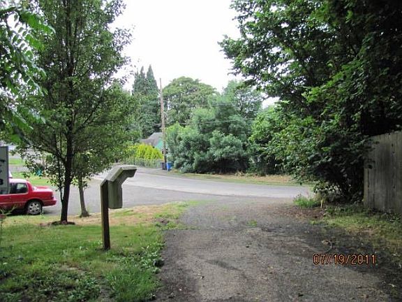5th image of 2417 Markle Ave