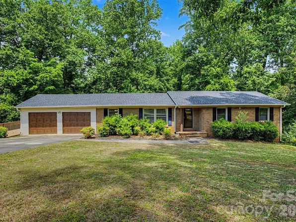 109 James Dr, Belmont, NC 28012