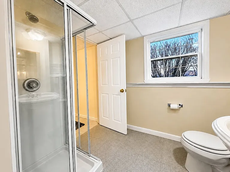 129 Lawrence Rd — Photo 13