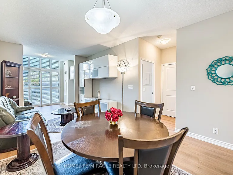 18 Harding Blvd #121 — Photo 17