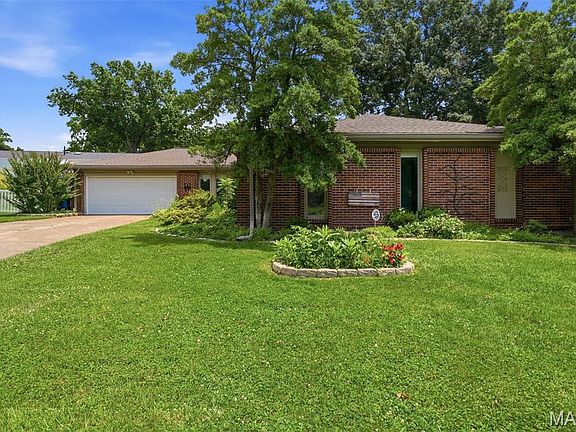2nd image of 306 Fawn Meadows Dr