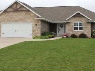 906 Raven Claw Ct, De Pere, WI 54115