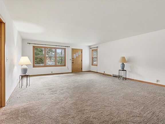 4th image of 112 E 29th Ave