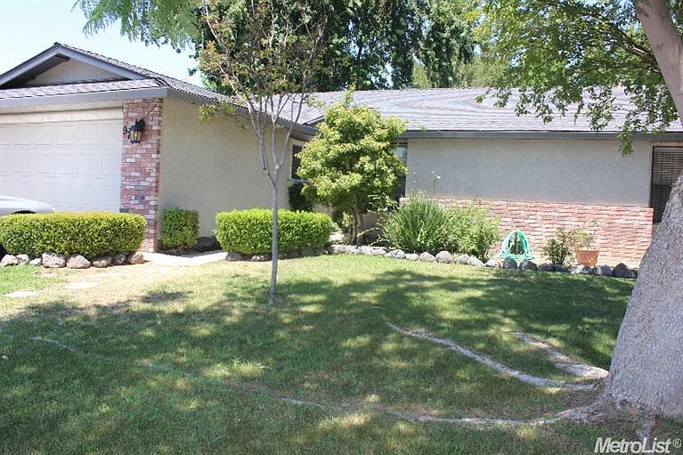 1st image of 971 Aspen Dr