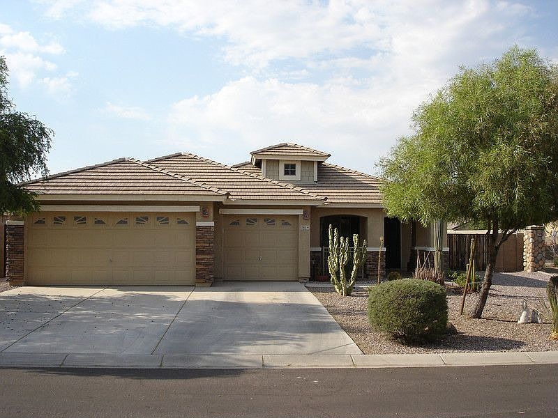 1st image of 2614 W Half Moon Cir