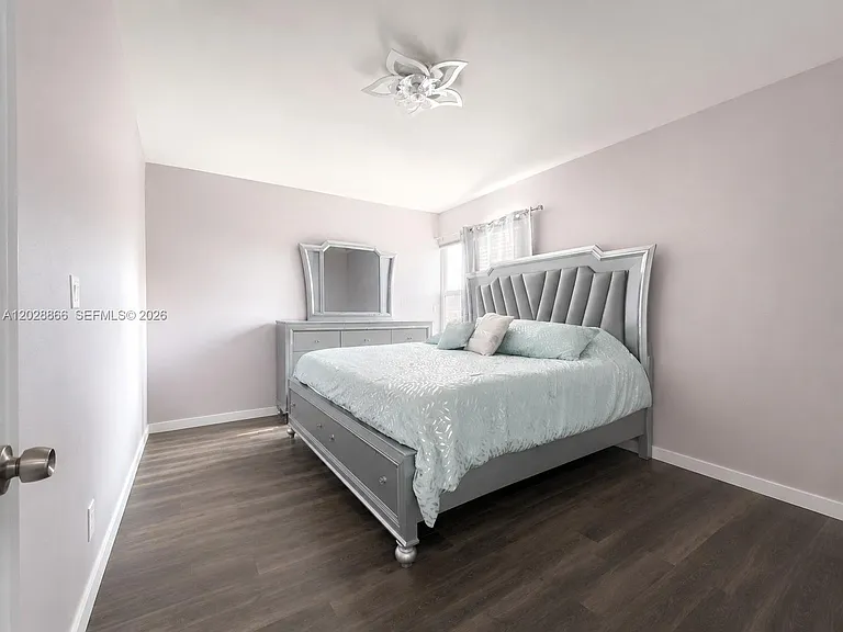 1570 W 46th St #214 — Photo 6