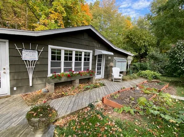 838 Mason St, Saugatuck, MI 49453