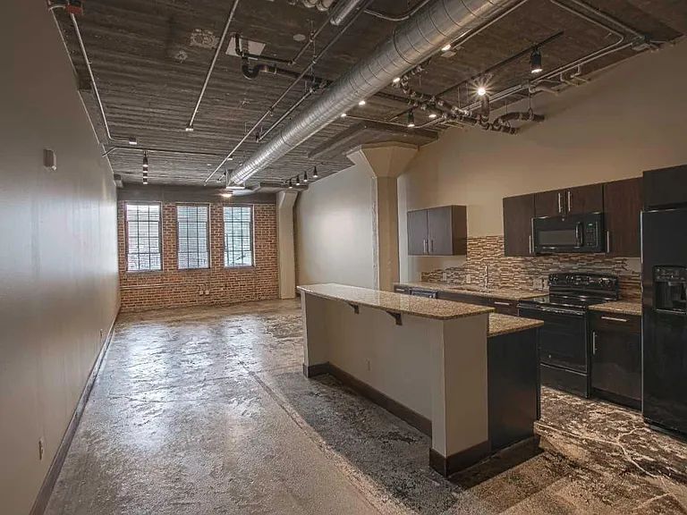 143 N Rock Island Ave #207 — Photo 9