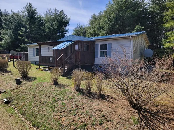 17 Cloverdale Ln, Independence, VA 24348