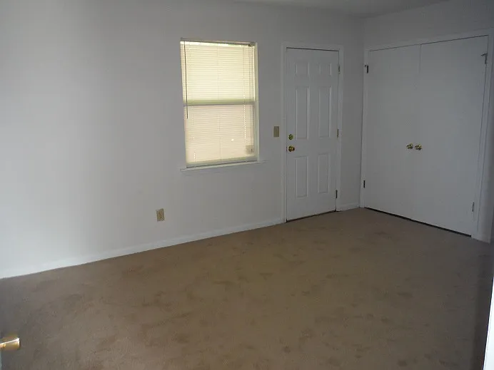 3210 Summer Pl #8 — Photo 5