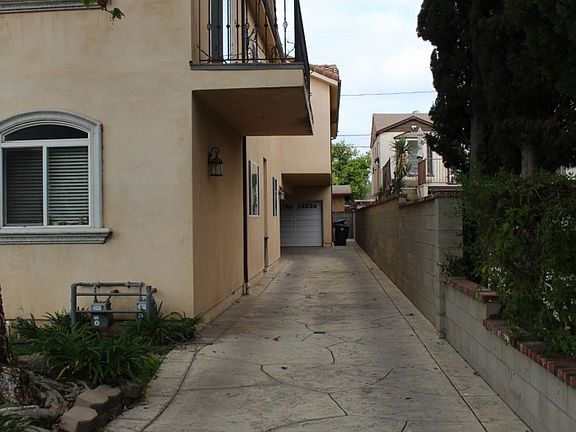3rd image of 219 N Myers St