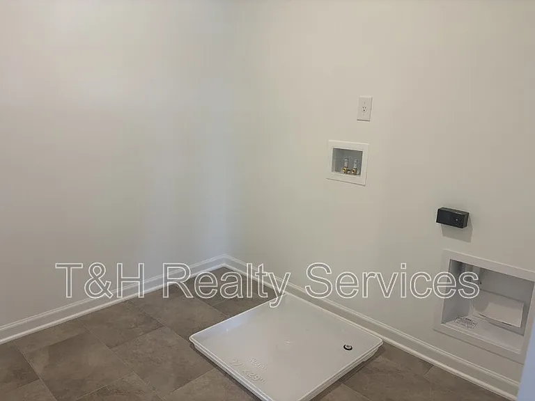 354 N Grand Oak Dr — Photo 26