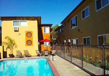 1st image of 13833 Oxnard St APT 20