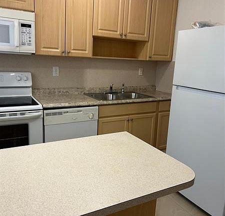 3rd image of 110 SE 2nd St APT 105