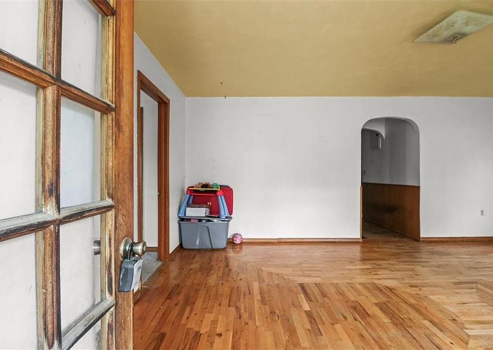 1st image of 1839 Poplar St
