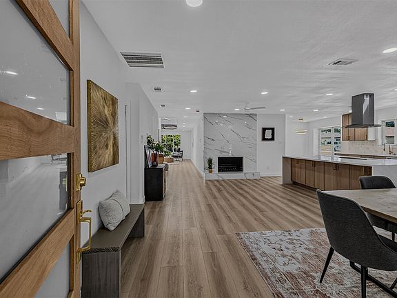 2nd image of 6 Collins Ct