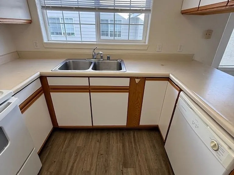 3014 W Villard St #A — Photo 7