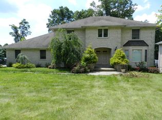 5 Edgefield Dr, Morris Plains, NJ 07950