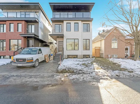 130 Carillon St #A, Ottawa, ON K1L 5Y3