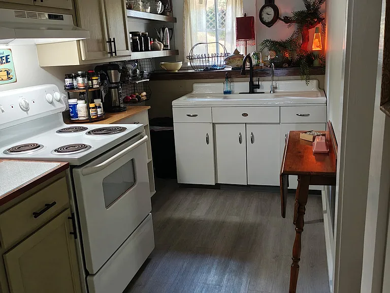 22 Linwood Ave — Photo 5